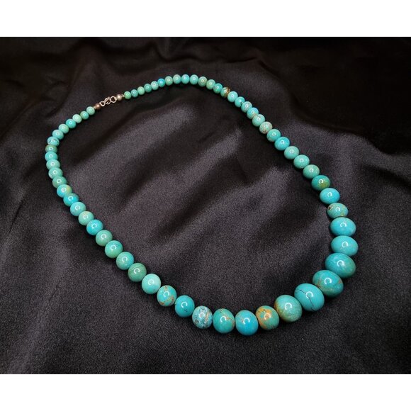 Vintage Late 20th Century Turquoise Graduated Beaded Necklace - Picture 3 of 4